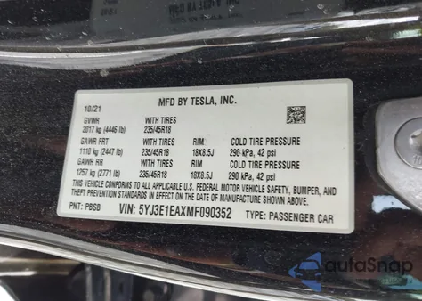2021 Tesla Model 3 Standard Range Plus Rear-Wheel Drive z USA, uszkodzony, nr VIN 5YJ3E1EAXMF090352